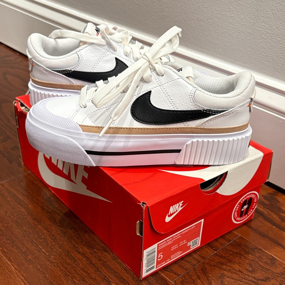 Nike Court Legacy Lift
